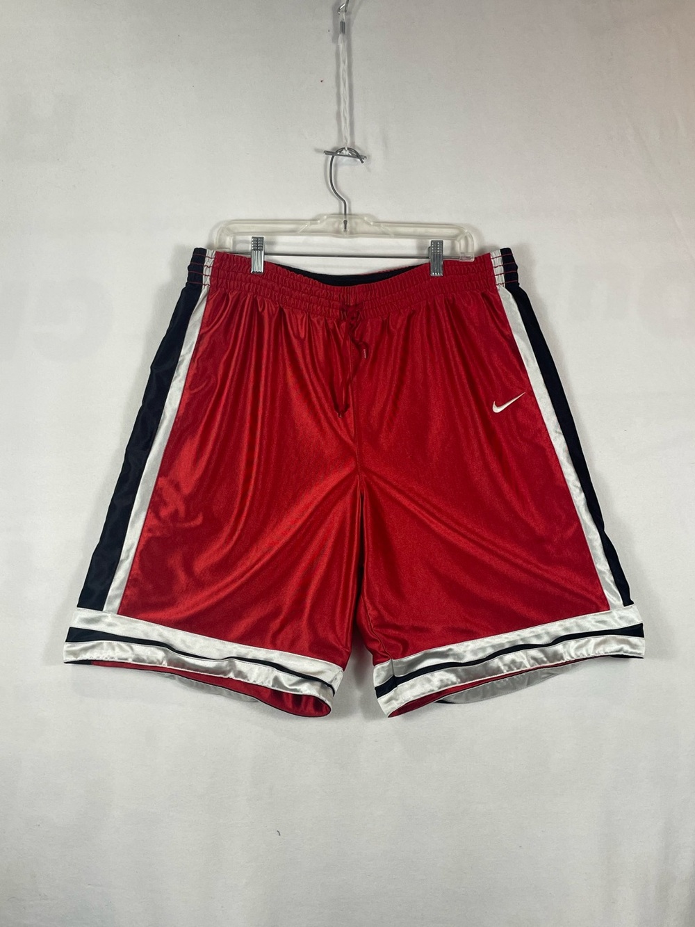 VTG Nike REVERSIBLE Basketball Shorts Baggy Red Black Sz L? 35W/10.25L FLAW